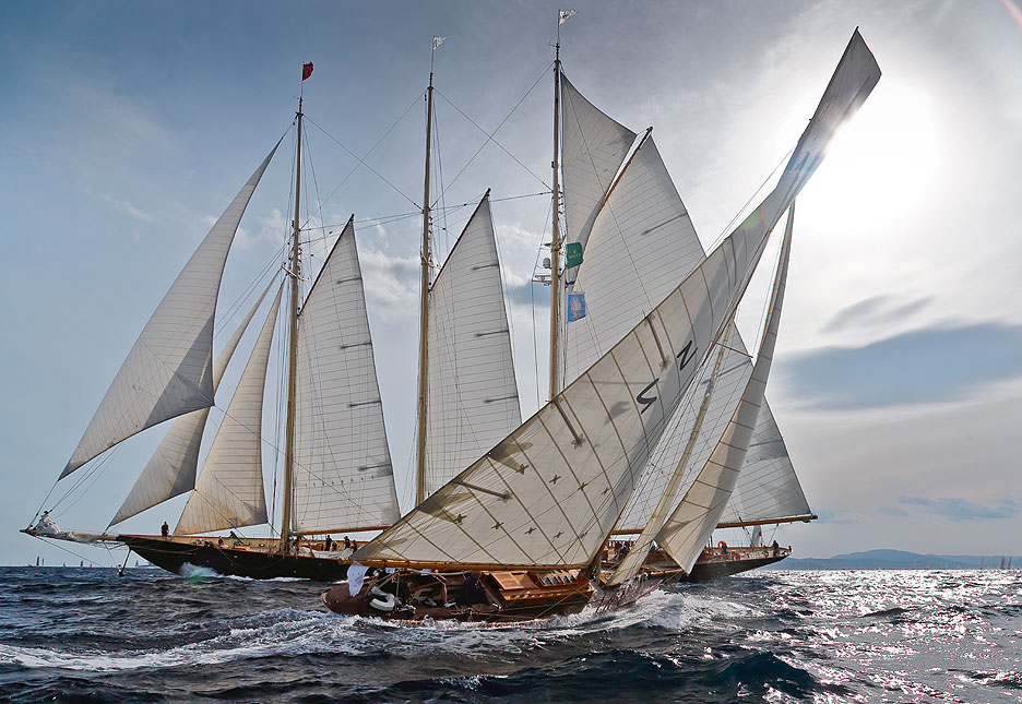 Close racing among the maxi yachts