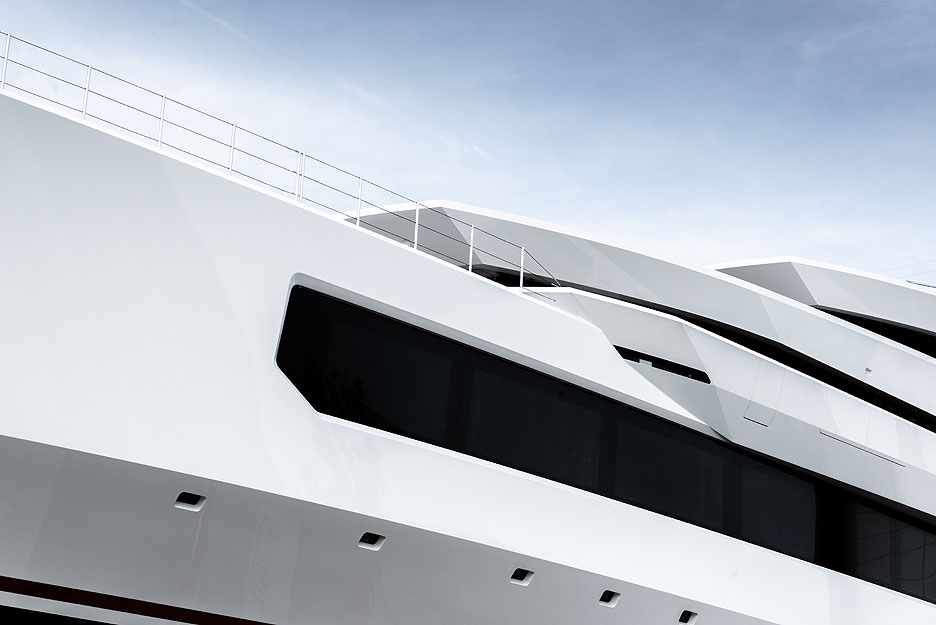 /upload/iblock/80b/Oceanco_Y726_June_Launch_2025_15.jpg