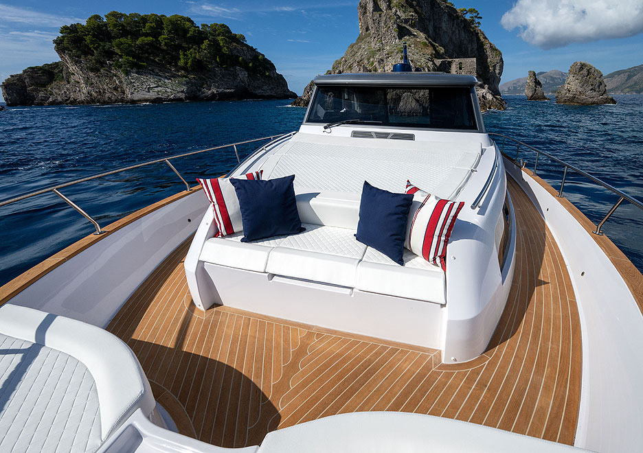 /upload/iblock/9c3/Apreamare_Gozzo48_Cabin_Deck_6_.jpg