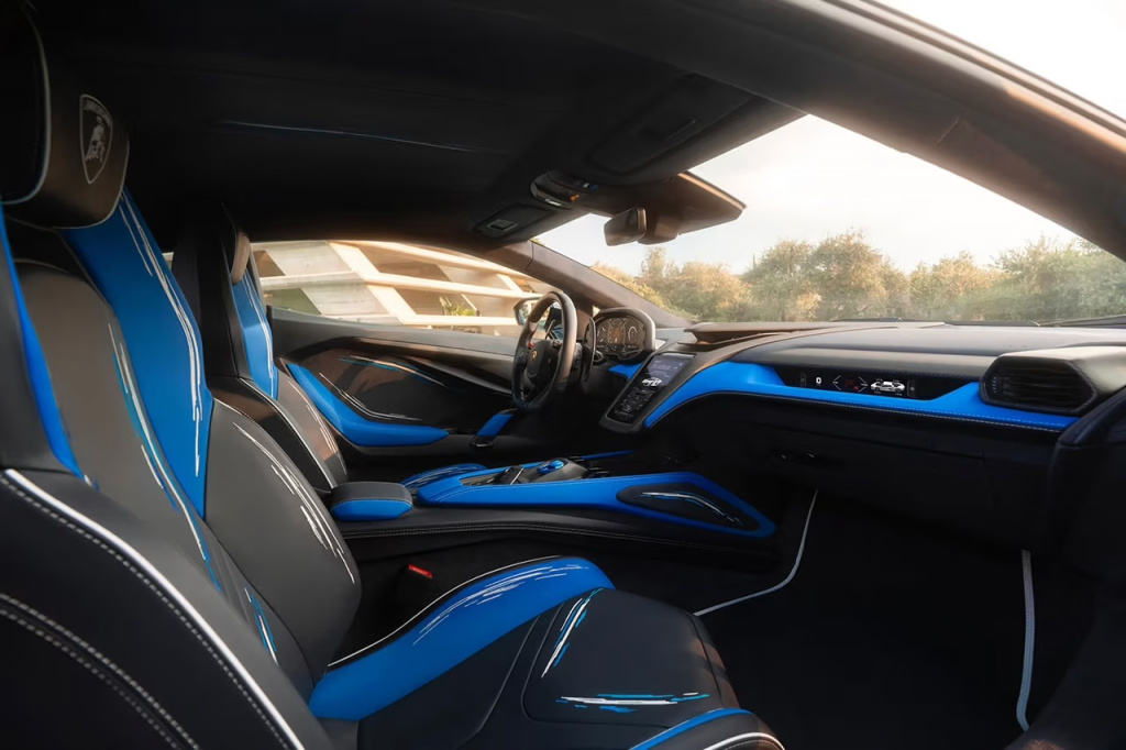 Lambo4.jpeg Lambo4.jpeg