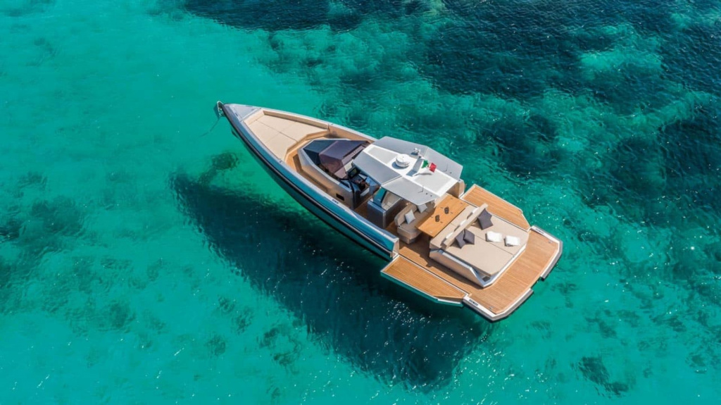 wallytender-48-day-cruiser.jpg