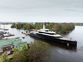 The launch of Feadship Project 826